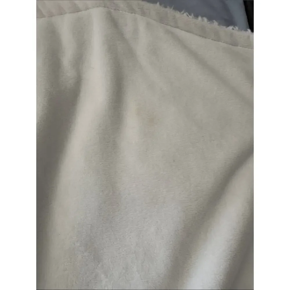 Pillowfort | Plush Unicorn Hooded Blanket - White with Gold Horn